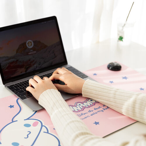 Sanrio Family Heated Mouse Pad